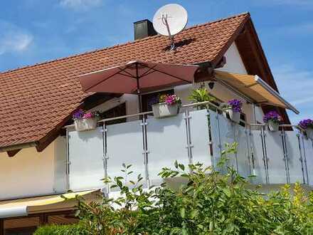 Attraktive, ruhig gelegene 3-Zimmer-DG-Wohnung mit Balkon in Zell unter Aichelberg