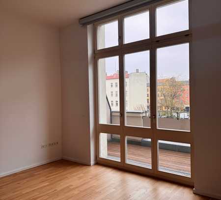 Pankow -was Besonderes-hohe Decken, Balkon