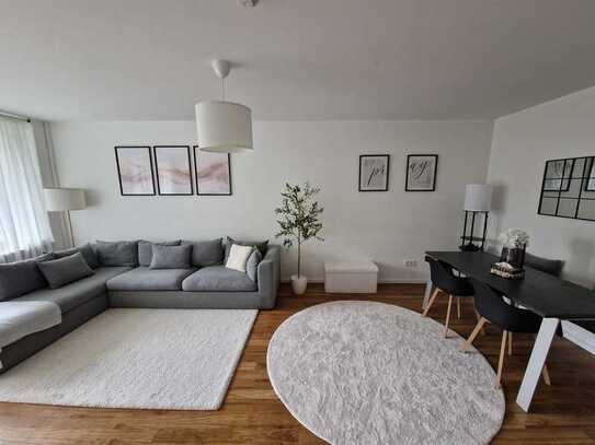 Erstbezug nach Sanierung: Toll geschnittene 2 Zimmerwohnung mit Balkon und einzigartigem Weitblick!