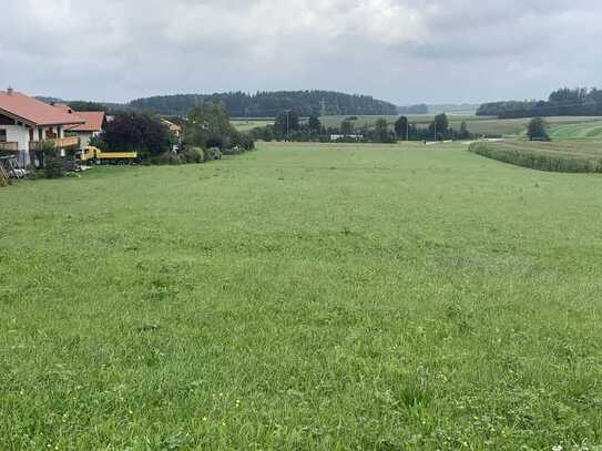 I. I. TEAM: Baugrundstück in einem Neubaugebiet, Kinder willkommen, in ruhiger, ländlicher Lage!