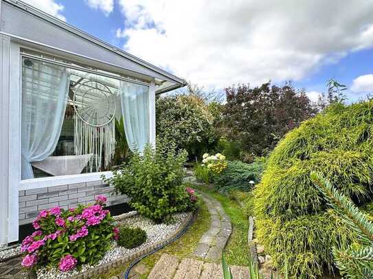 Sommerhaus im Grünen - Modernes Ferienhaus mit Eigentumsland am Neuruppiner Stadtrand