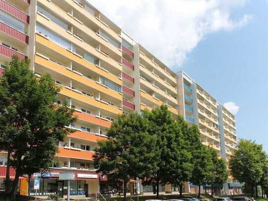 Sanierte 1-Raum-Wohnung mit Aufzug, Dusche und großem Balkon