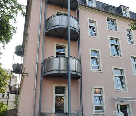 Gemütliche Helle 2 Zi + neue EBK + Balkon 2. OG Uni-Nähe in Löbtau-Süd