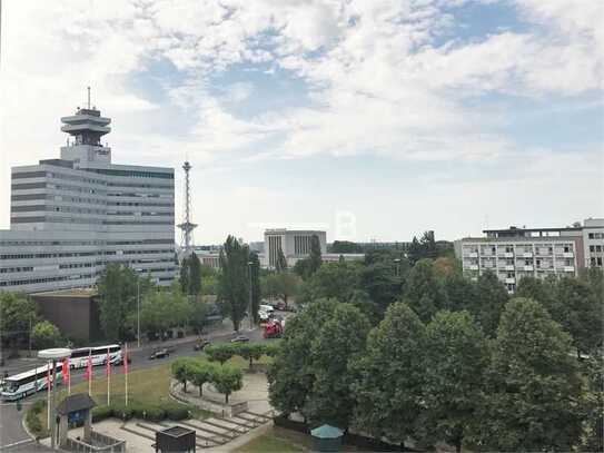 Funkturm, Messe, Busbahnhof, U-Bahn, Autobahn...