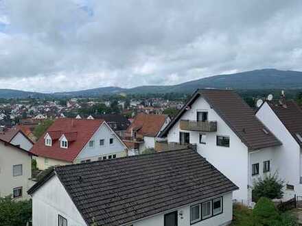 Besichtigung am 17.09.23 - Exklusive 3-Zimmer-Maisonette-Wohnung mit Balkon in Kronberg