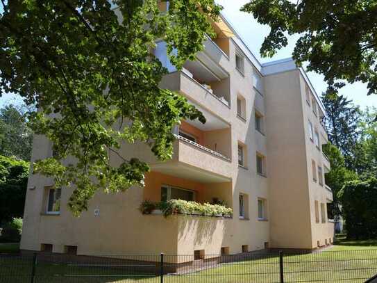 Ruhiggrünlage mit Süd-West-Balkon und PKW-Stellplatz: PROVISIONSFREI für Käufer/in