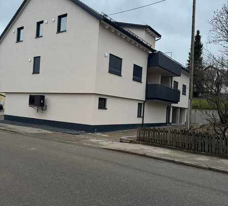 Moderne 4 Zimmer Neubau-Wohnung mit Erstbezung in Wattenweiler