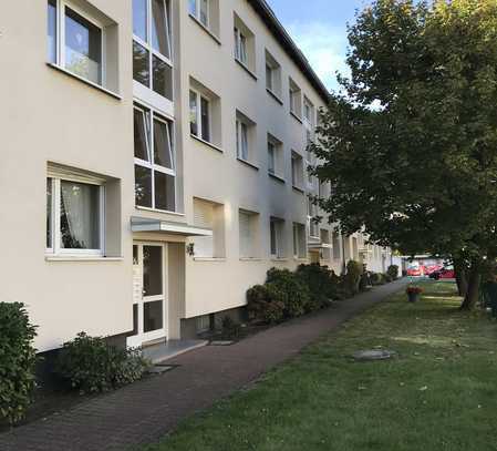 3,5 Zimmer-Wohnung mit Balkon, Kellerraum und Garage in Gladbeck-Zweckel