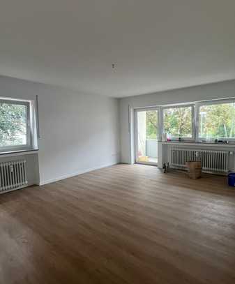 Top sanierte 3-Zimmer-Wohnung in schöner Lage mit Balkon in Augsburg