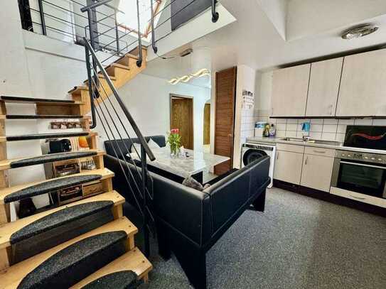 Stadtleben in zwei Etagen: Geräumige 5-Zimmer Maisonette-Wohnung mit einladender Terrasse