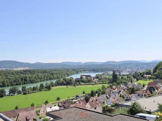 Traumhafter Ausblick, großes Haus mit noch größerem Grundstück: Wohnen im Grünen in ruhiger Lage