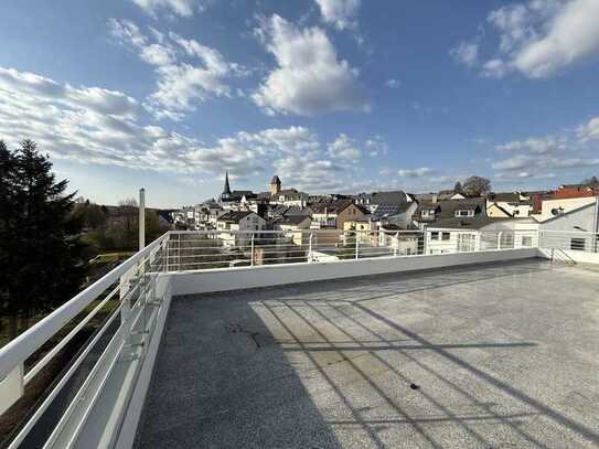 Exklusive 3-Raum-Penthouse-Wohnung mit geh. Innenausstattung mit großer Dachterrasse und EBK