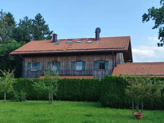 Moderne Doppelhaushälfte - idyllisch gelegen - mit kl. Garten, Garage und Stellplatz