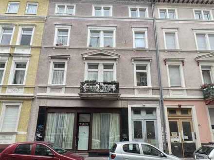 Stattliches MFH mit gesuchten Wohnungsgrößen in zentraler Lage mit Mietsteigerungspotenzial
