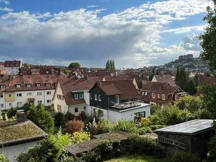 Moderne und helle Wohnung mit Schlossblick am Ortenberg