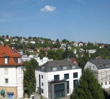 Eine wirklich helle schöne Wohnung mit tollem Ausblick in guter Lage !