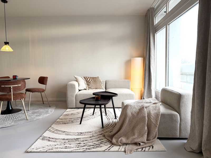 Komplett sanierte 1,5-Zimmer Wohnung im 6. OG mit Balkon in Hamburg-Osdorf - provisionsfrei