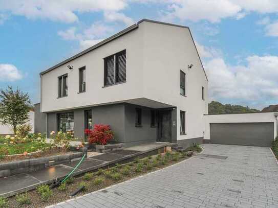 Exklusiver Neubau mit Doppelgarage und großem Garten in idyllischer Lage von Hönningen