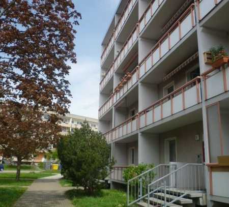 Schön hell, offen & modern - mit Einbauküche!