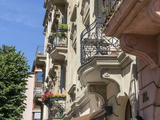 RESERVIERT! Exklusive Wohnung im sanierten Jugendstil mit Aufzug und Loggia - HD-Weststadt