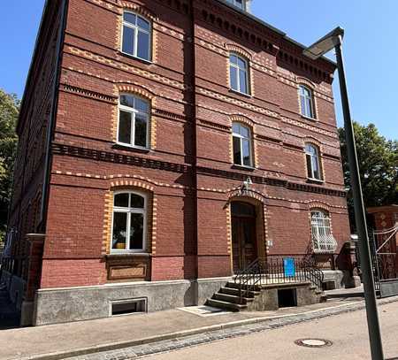 Modernes Büro in historischem Gebäude