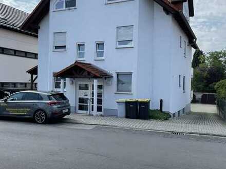 Helle und großzügige 4-Zimmer-Maisonette Wohnung mit Balkon in Rodgau Weiskirchen
