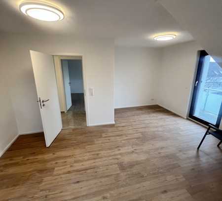 Stilvolle 4-Raum-Wohnung mit gehobener Innenausstattung mit Balkon und EBK in Stuttgart Degerloch