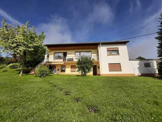 Haus im Sonnenschein in idyllischer Ortsrandlage