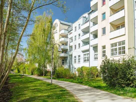 Gepflegte Wohnanlage - großzügige, vermietete 3 Zimmerwohnung mit Balkon und Tiefgaragenstellplatz