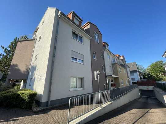 KH-Süd - 3 Zimmer EG-Wohnung in gepflegtem MFH mit Terrasse und Garage