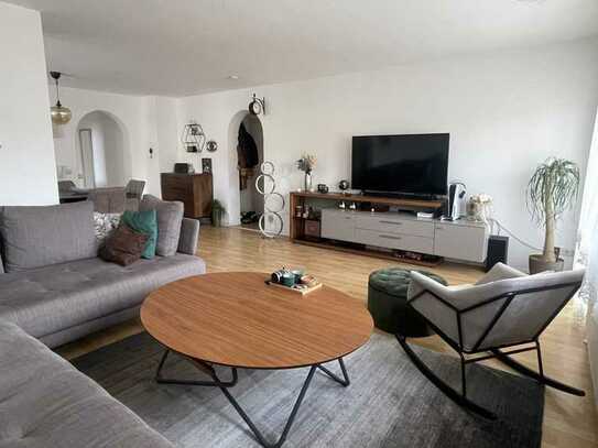Exklusive, modernisierte 3,5-Zimmer-Wohnung mit 2 Balkon+EBK+Bad Neu Cleebronn
