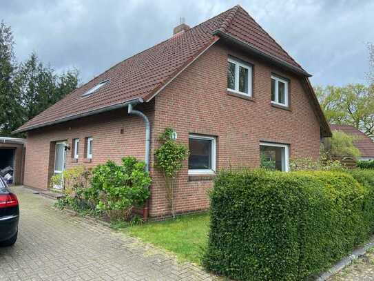 Einfamilienhaus mit Einliegerwohnung in Jever/ Rahrdum