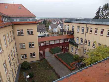 Schmucke 1-Zimmer-Dachgeschoss-Wohnung in der ehemaligen Zigarrenfabrik in Hockenheim
