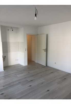 Ratingen: modernisierte 1,5 Zi.-Wohnung mit Balkon