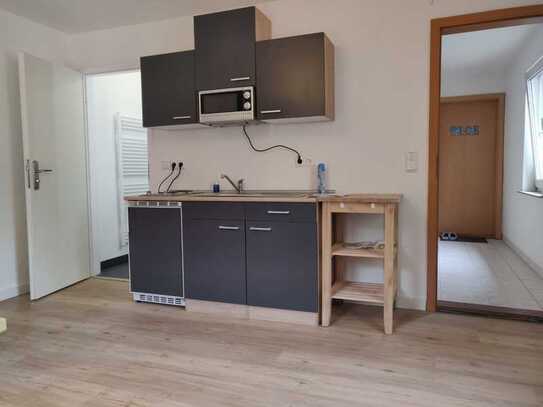 möbliertes, gemütliches 1-Zimmerwohnung mit Einbauküche zu vermieten.