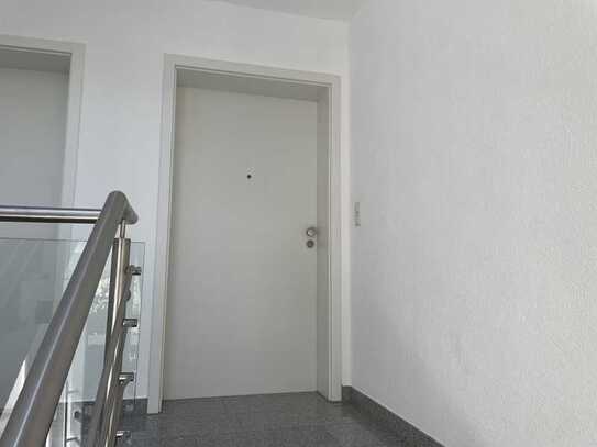 Geschmackvolle 5-Zimmer-Maisonette-Wohnung mit gehobener Innenausstattung mit EBK in Möglingen