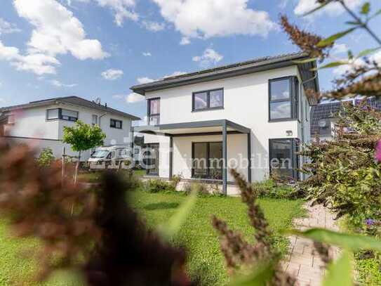 Modernes Einfamilienhaus mit Garten und Garage!