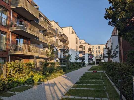 Gut geschnittene, stilvolle 2-Zimmer-Neubau-Wohnung mit Balkon im Zentrum von Ahrensburg