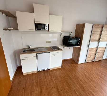Geschmackvolle, gepflegte 1-Zimmer-DG-Wohnung in Homburg