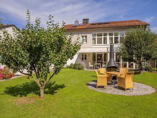 Beste Wohnlage - kernsaniertes 
Einfamilienhaus mit Einliegerwohnung 
über der Salzach in Burghau