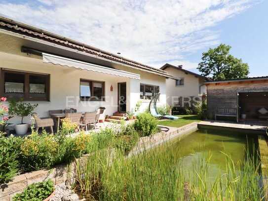 Stilvolles Wohnen mit moderner Ausstattung und idyllischem Gartenparadies