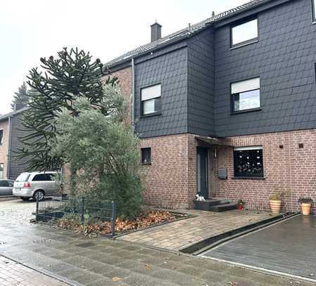 Großes 6 Zimmer Reihenmittelhaus mit überlanger Garage in Duisburg-Homberg