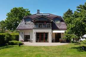 Schwerin-Krebsförden-Seenähe, exkl. Villa/EFH mit Einlieger WE zu verk.
