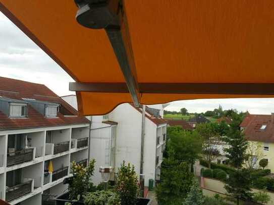 TOP 3-Zi.-Wohnung mit großem Balkon und schönem Ausblick