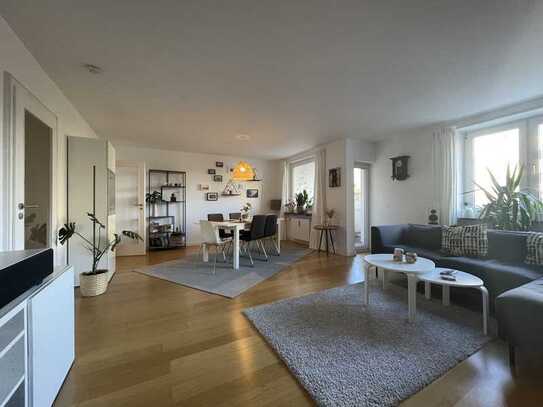 Schwabing-West - Attraktive, moderne 3-Zimmer-Wohnung mit EBK und Balkon - ideal aufgeteilt