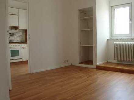 Privatverkauf: Schöne Wohnung m. 2 Zimmern, nahe Leipziger Strasse, Uni, Messe