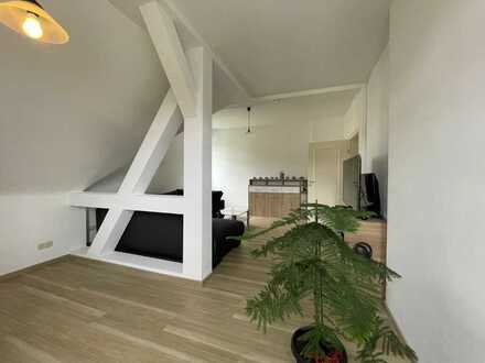 AS-Immobilien.com +++ in stilvoller Villa mit herrlicher Dachterrasse +++