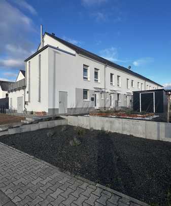 Reihenendhaus mit großer Dachterrasse