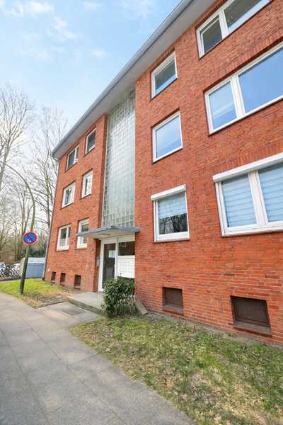 Schöne 2-Zimmer-Dachgeschoss-Wohnung inkl TG-Stellplatz nähe Flughafen -provisionsfrei-