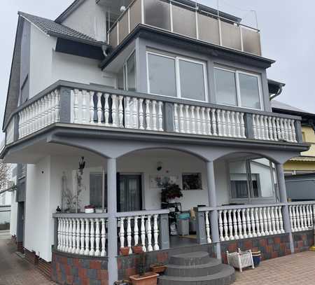 3 ZKab Wohnung Einbauküche/Möbliert / Terrasse mit Wintergarten